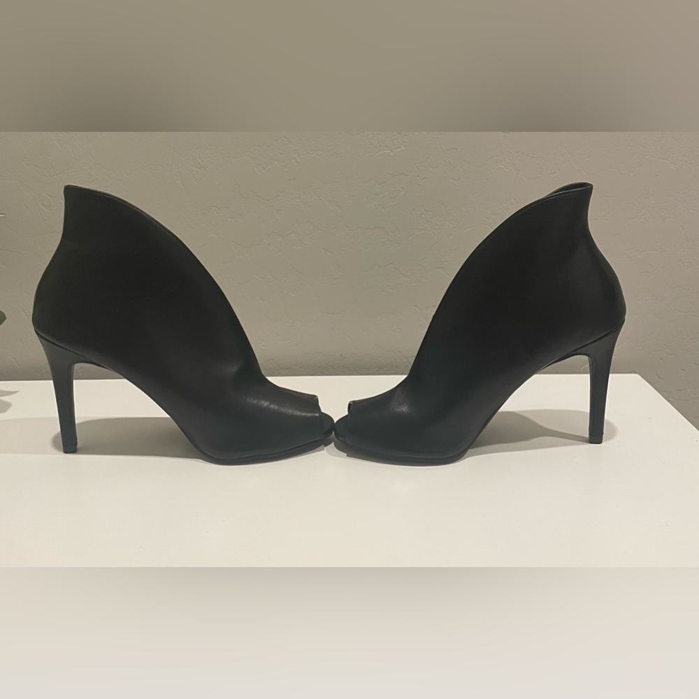 NEW Christian Siriano boots size 6